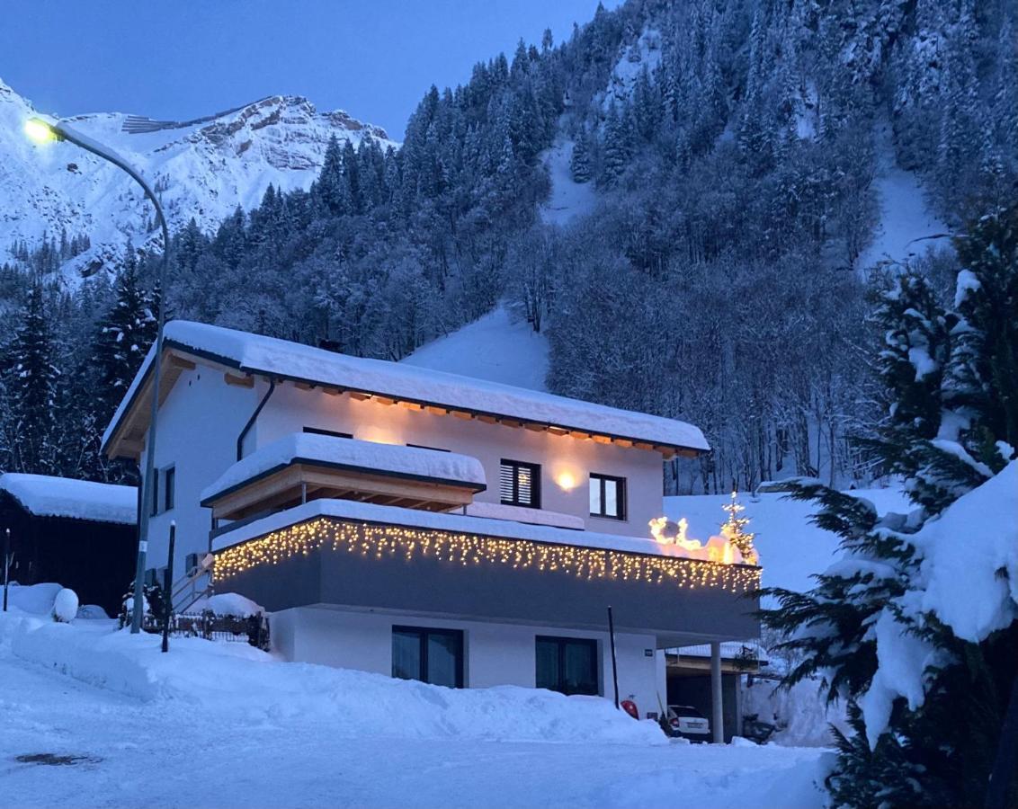 Apartamento Haus Bazigg Klösterle Exterior foto